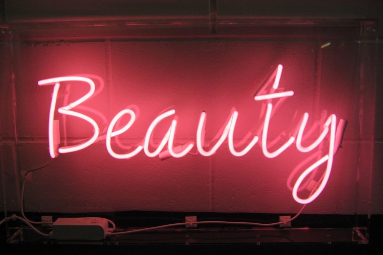 Неоновая вывеска Beauty