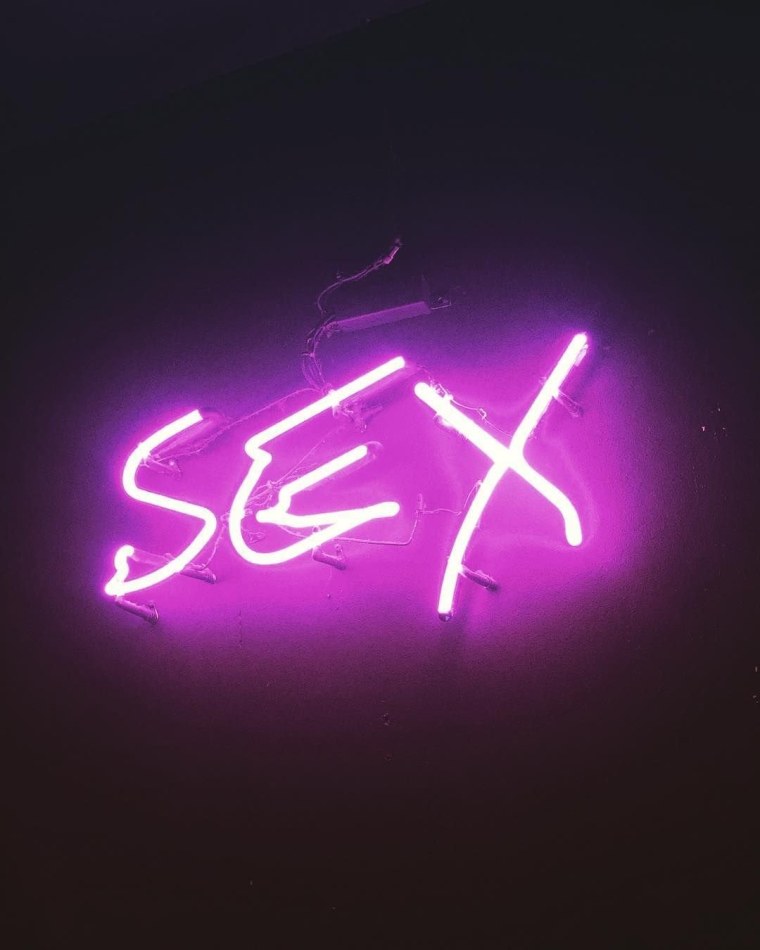 Фиолетовый неон