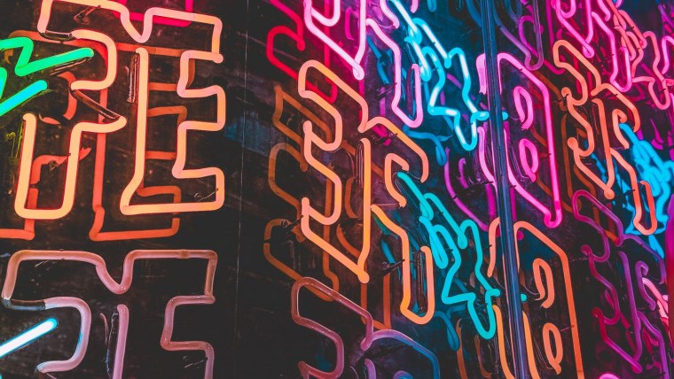 Неоновые буквы