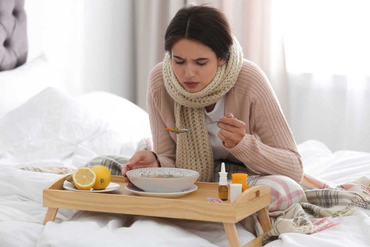 Девушка болеет