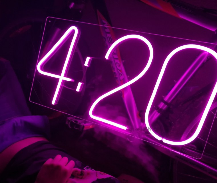 Неоновые надписи