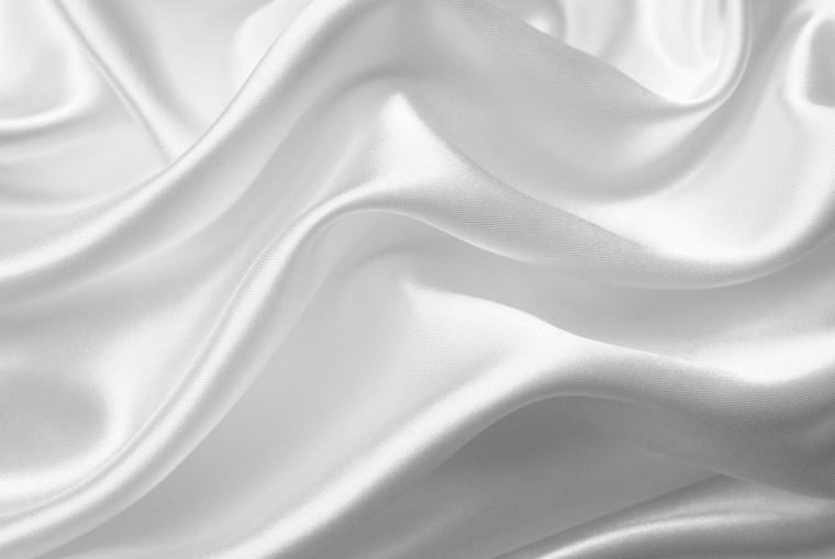 Белый шелк фон