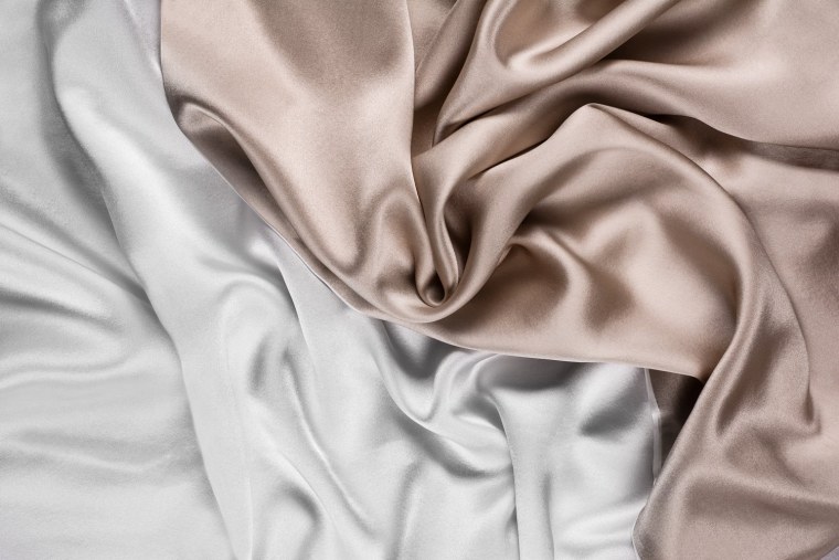 Серебристый шелк