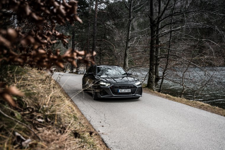 Ауди rs7 в лесу