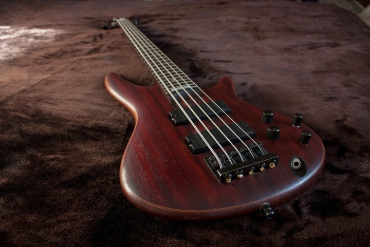 Бас-гитара Ibanez sr1305