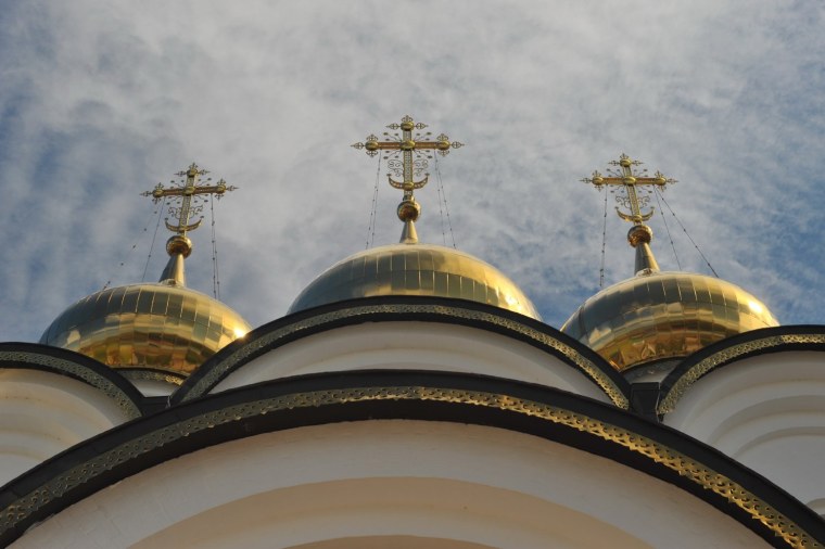 Церковь православная три купола