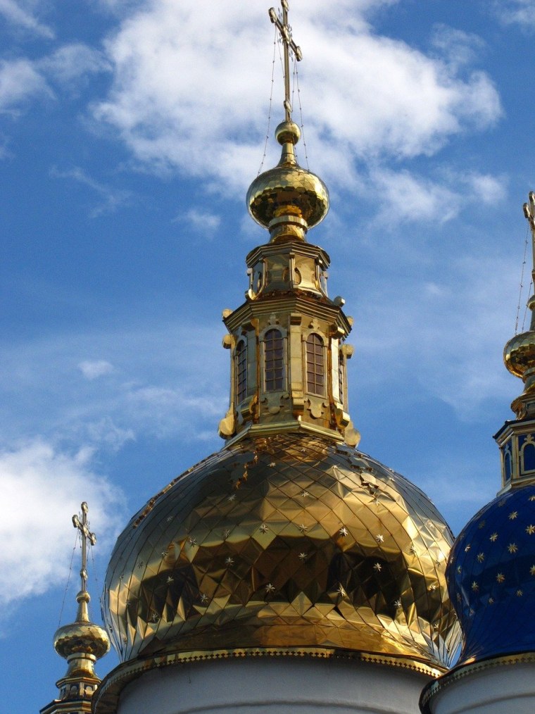 Шлемовидная форма купола храма