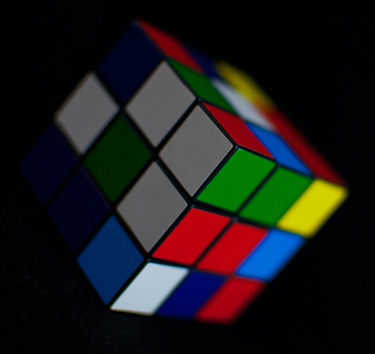 Кубик рубик разноцветный