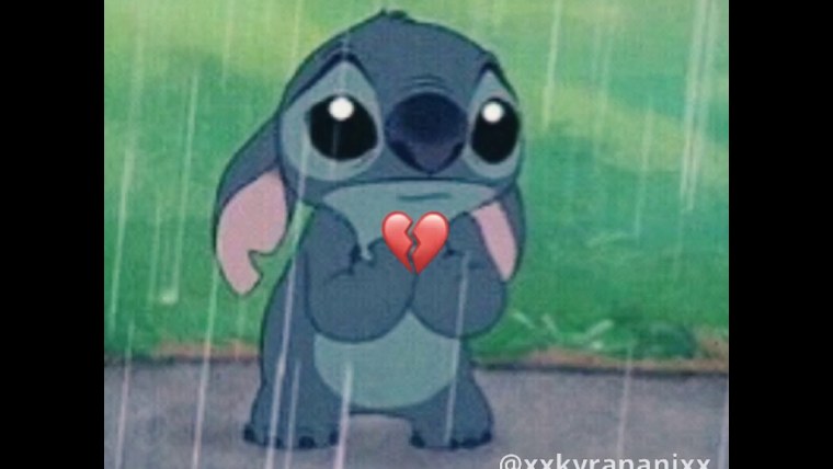 Стич плачет