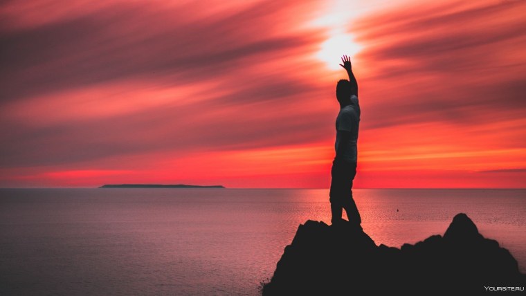 Человек на закате