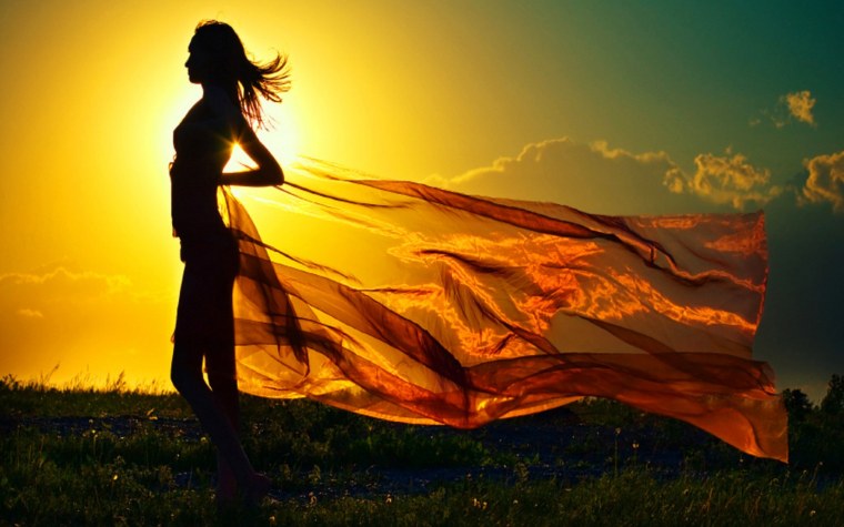 Девушка на рассвете