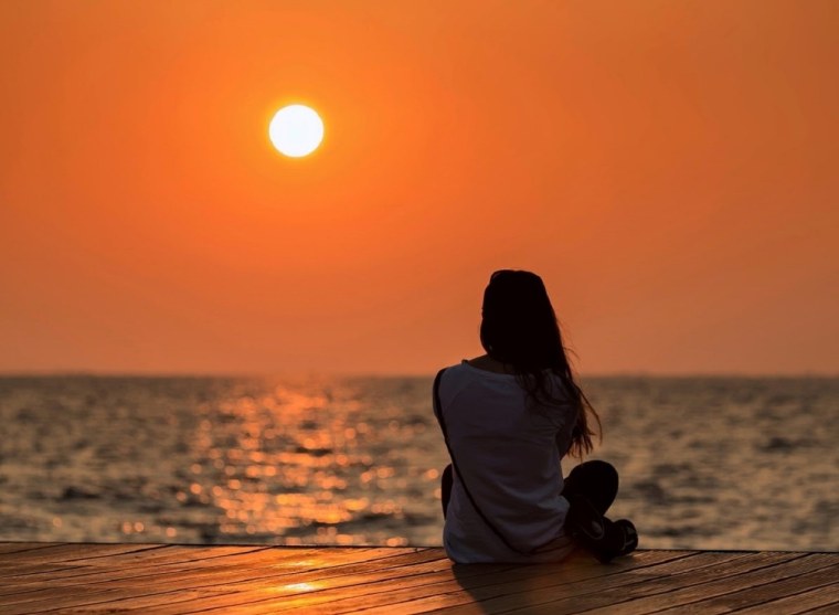 Море и одинокая Левушка