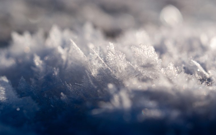 Снег вблизи