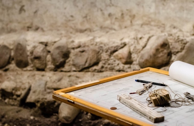 Фон археологических раскопок