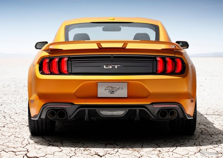 Ford Mustang Shelby gt500 сзади