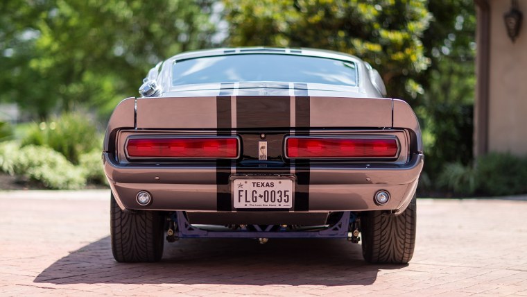 Ford Shelby gt500 сзади