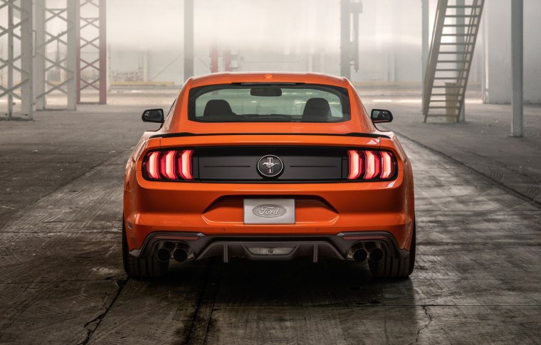 Ford Mustang 2014 зад