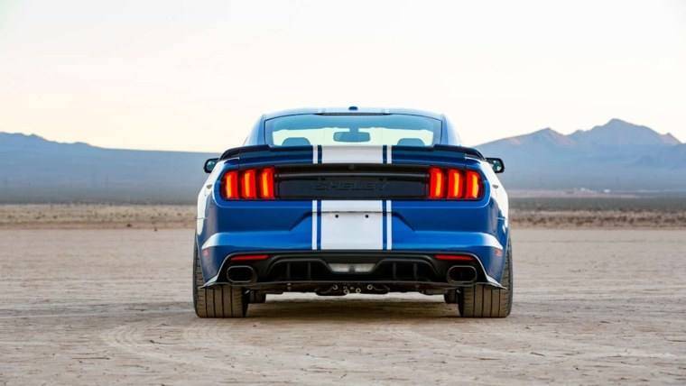 Ford Mustang Shelby gt500 сзади