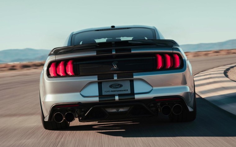 Ford Mustang Shelby gt500 сзади