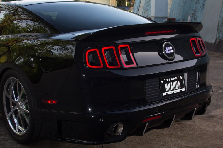 Форд Мустанг 2005 сзади