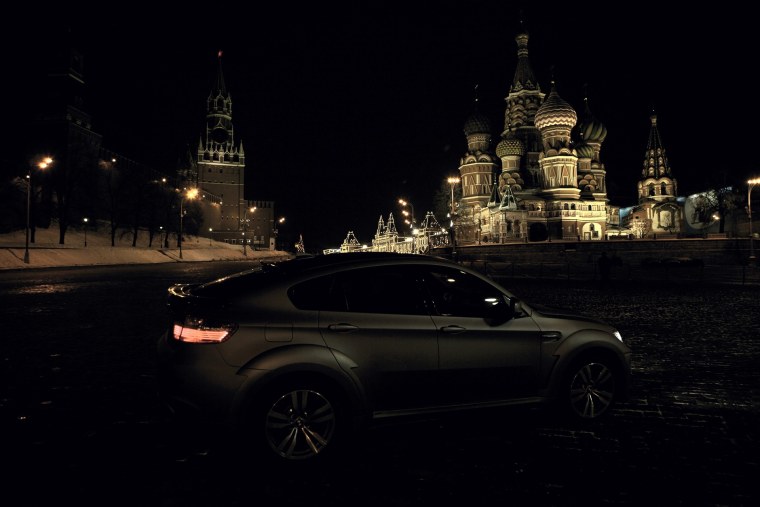 BMW x6m ночью