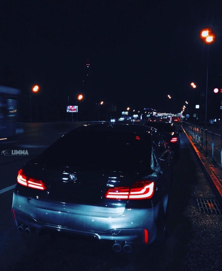 BMW m5 f90 черная ночью