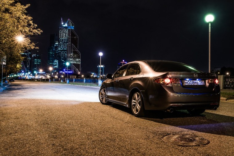 Honda Accord ночью