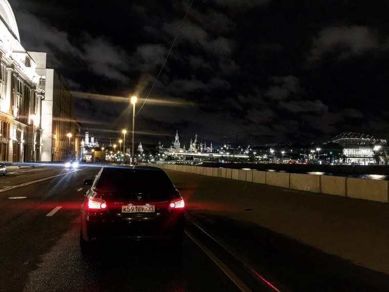 БМВ В ночной Москве