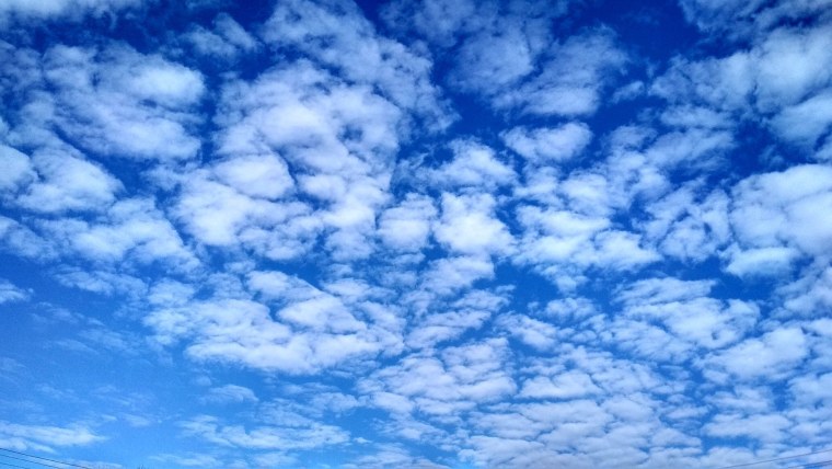 Голубое небо с облаками