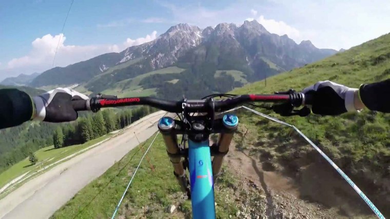 MTB Downhill go Pro