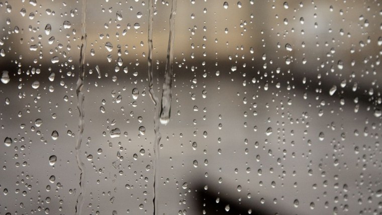 Дождь в окне