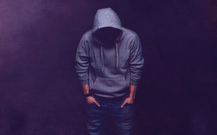 Молодой человек без литцо