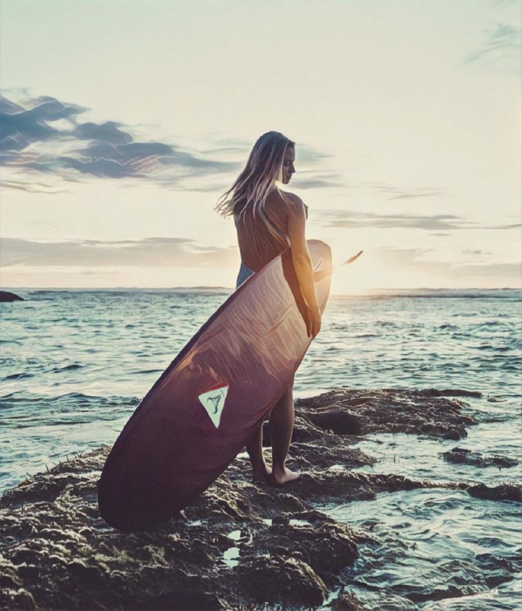Девушка с серфом