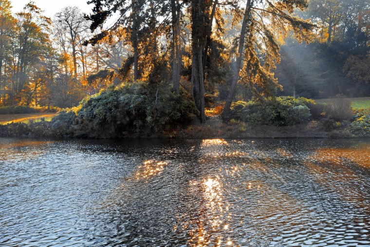 Река осенью