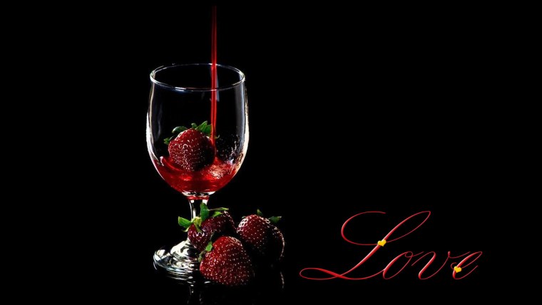 Вино на черном фоне