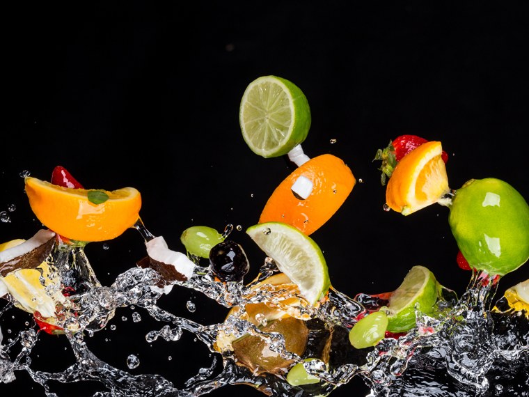 Фрукты в воде
