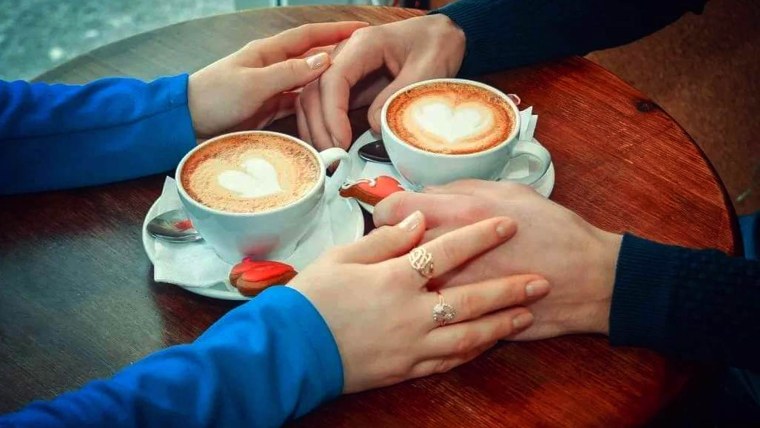 Кофе вдвоем в объятиях