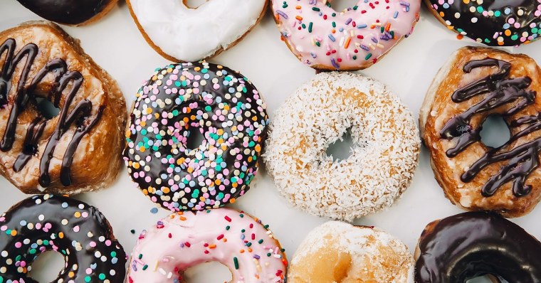 Пончики с разноцветной глазурью