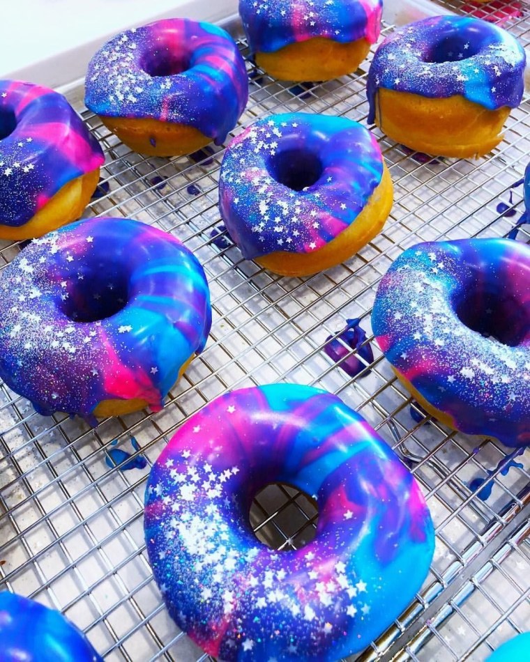 Пончик с посыпкой