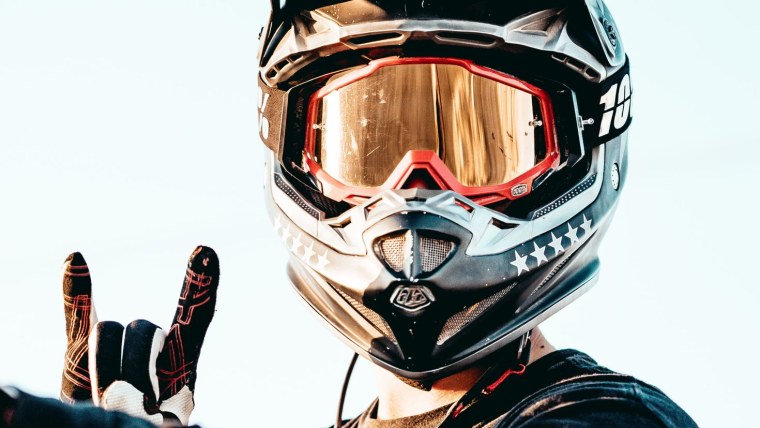 Каска мотоциклиста