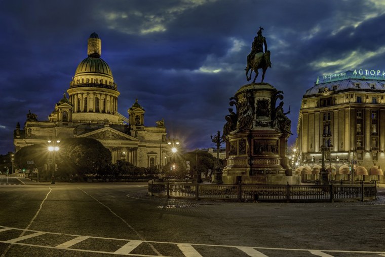 Исаакиевская площадь сквер