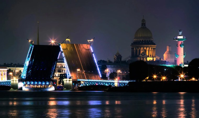 Нева Дворцовый мост