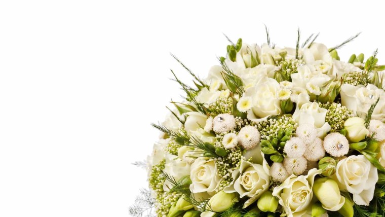 С днём рождения белые цветы