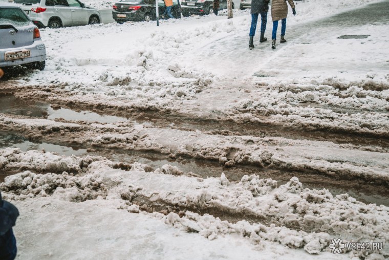 Грязь на дороге