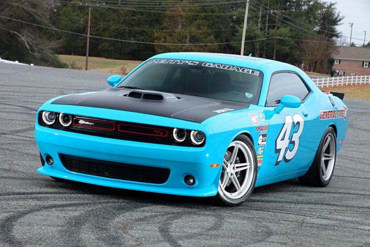 Додж челенжер тюнигованый
