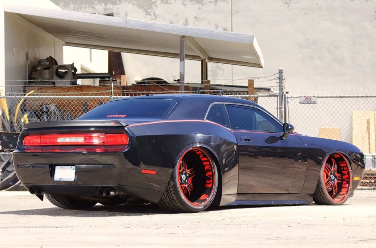 Додж Челленджер зеленый