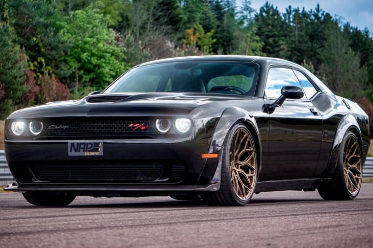 Dodge Challenger v8