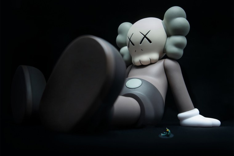 KAWS 4k Black