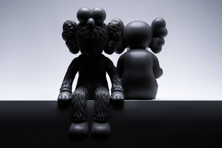 KAWS 4к