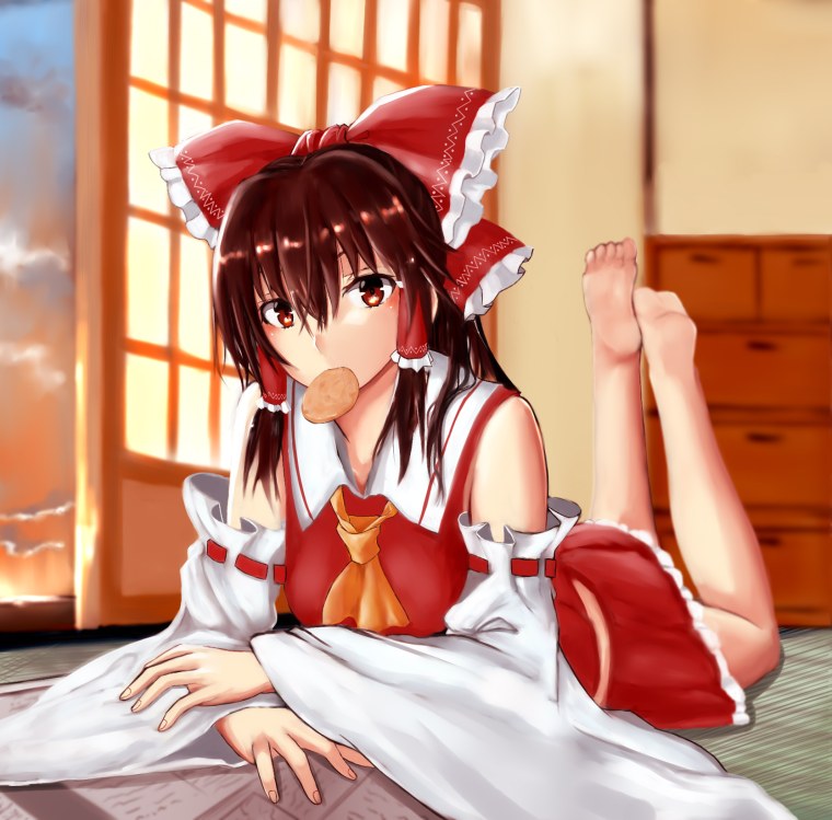 Рейму Хакурей подмышки Юри